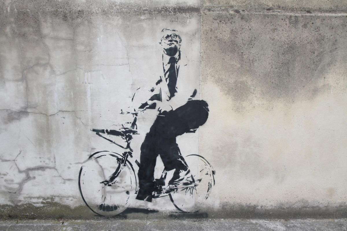 cycling apparel, thread and spoke, thread and spoke discount code, biking trails near me, custom cycling t-shirts, best cycling routes, cycling and art